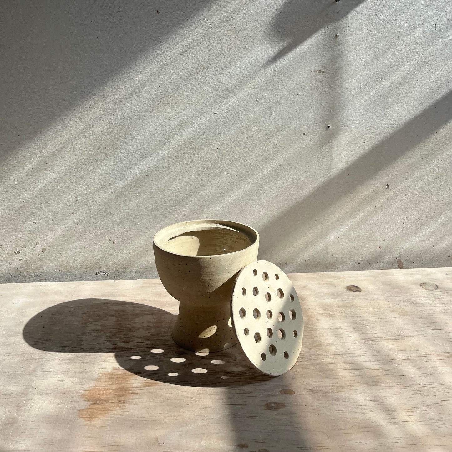 BLOOM piedestal vase